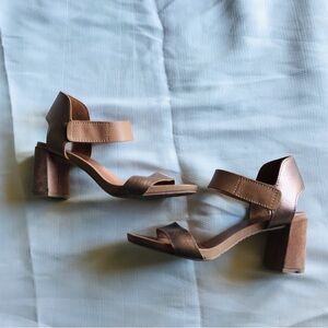 Pedro García Tan Block Heel Sandals